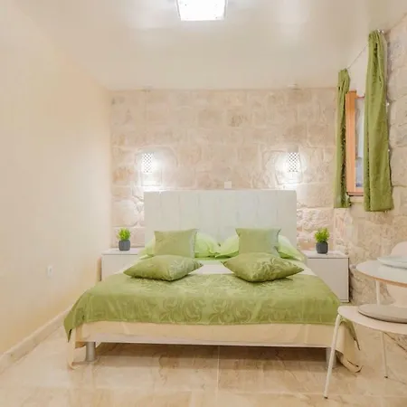 Luxury View Marjan Pensjonat 4*