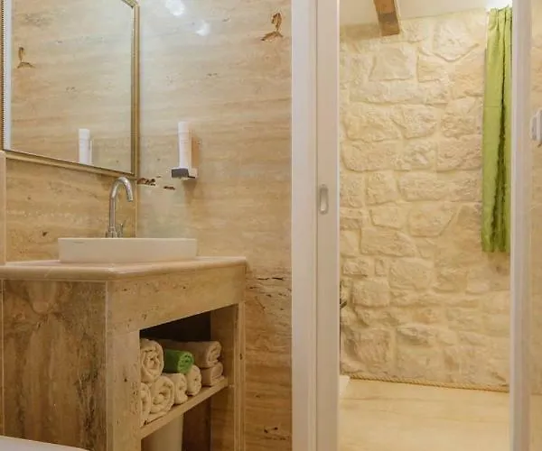 Luxury View Marjan Guest house