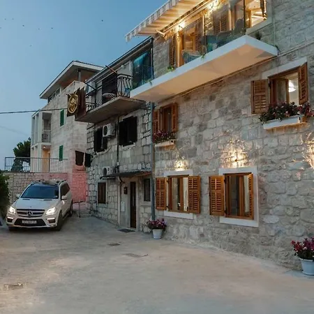 Guest house Luxury View Marjan 4*