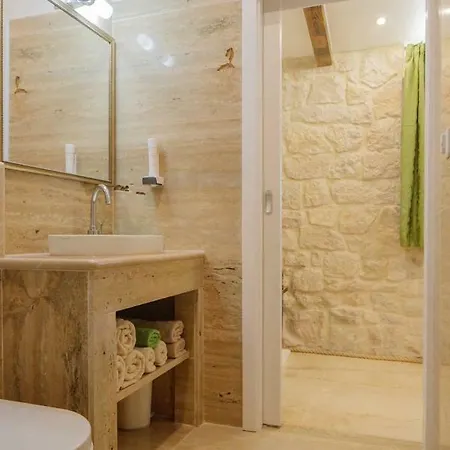 Luxury View Marjan Guest house