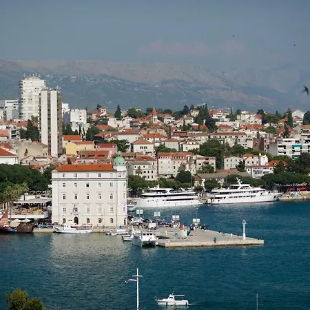 Luxury View Marjan 4*